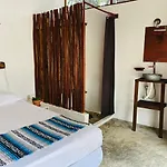 El Buho Bacalar Eco-Cabanas Hostal